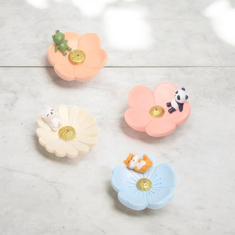 Cherry Blossom Incense Holder  Sakura Animal Stick Burner  Cute Aromatherapy Ash Catcher  Japanese-Inspired Home Decor Gift