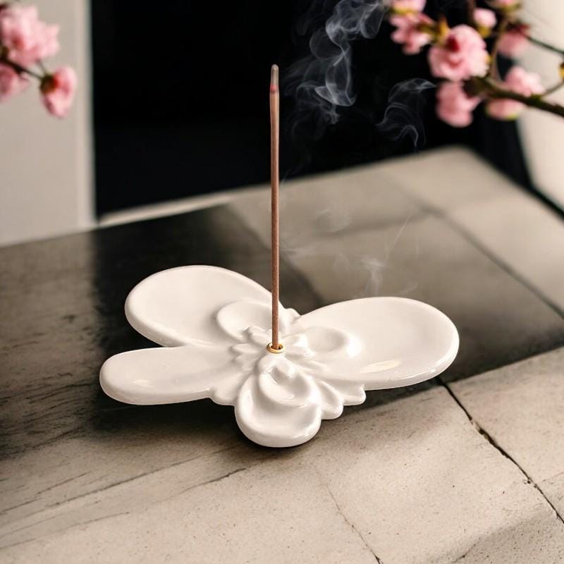 Butterfly Shaped Ceramic Incense Burner, Orchid Line Fragrant Holder for Aromatherapy, Home Zen Gift for Tea Lovers